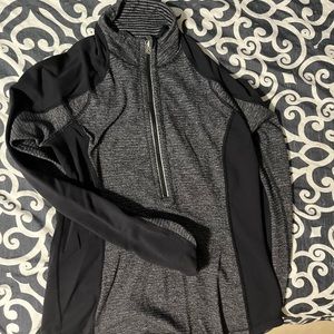 Lululemon pullover size M/6